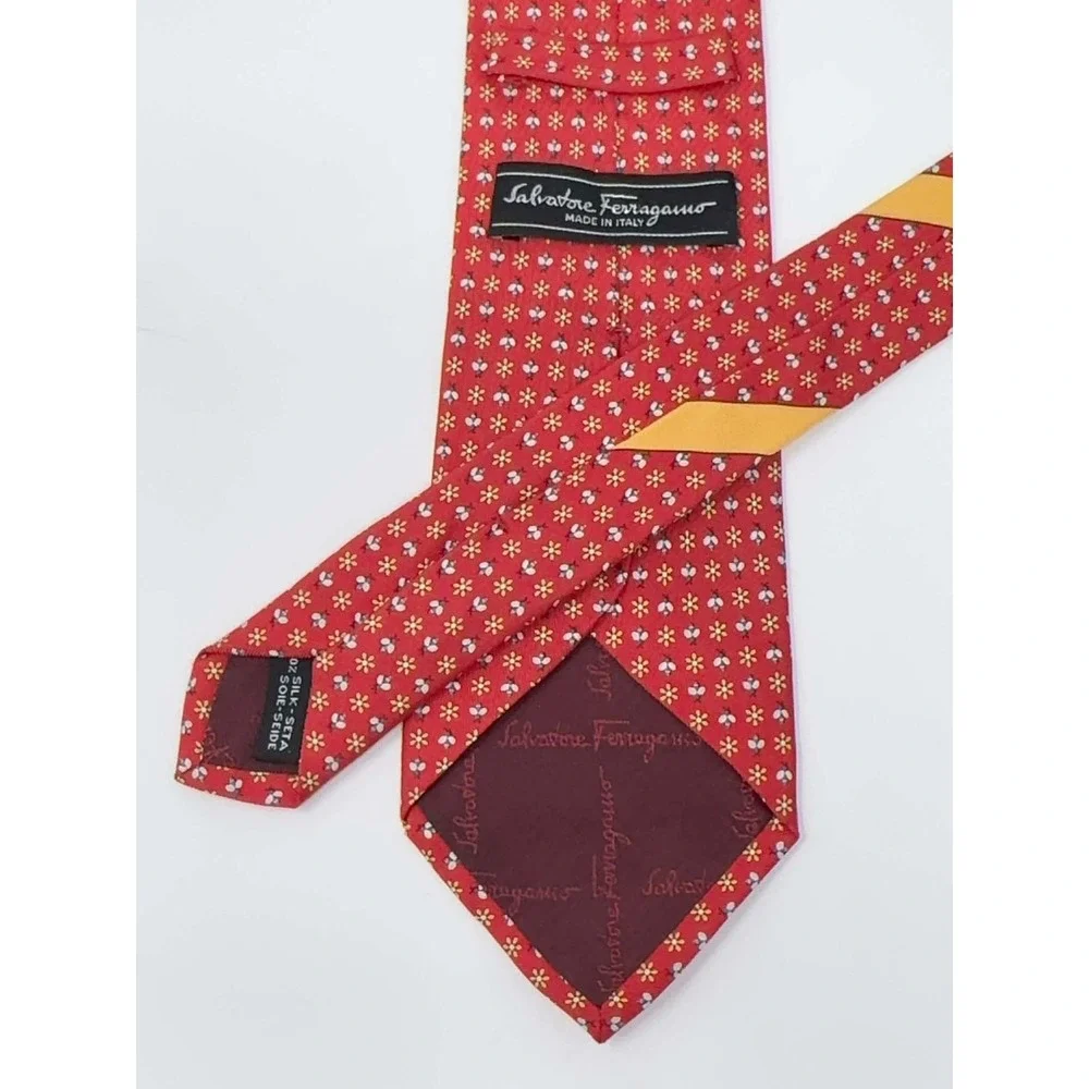 Salvatore Ferragamo Red 100% Silk‎ Designer Tie Bumble Bee Flower Print Italy